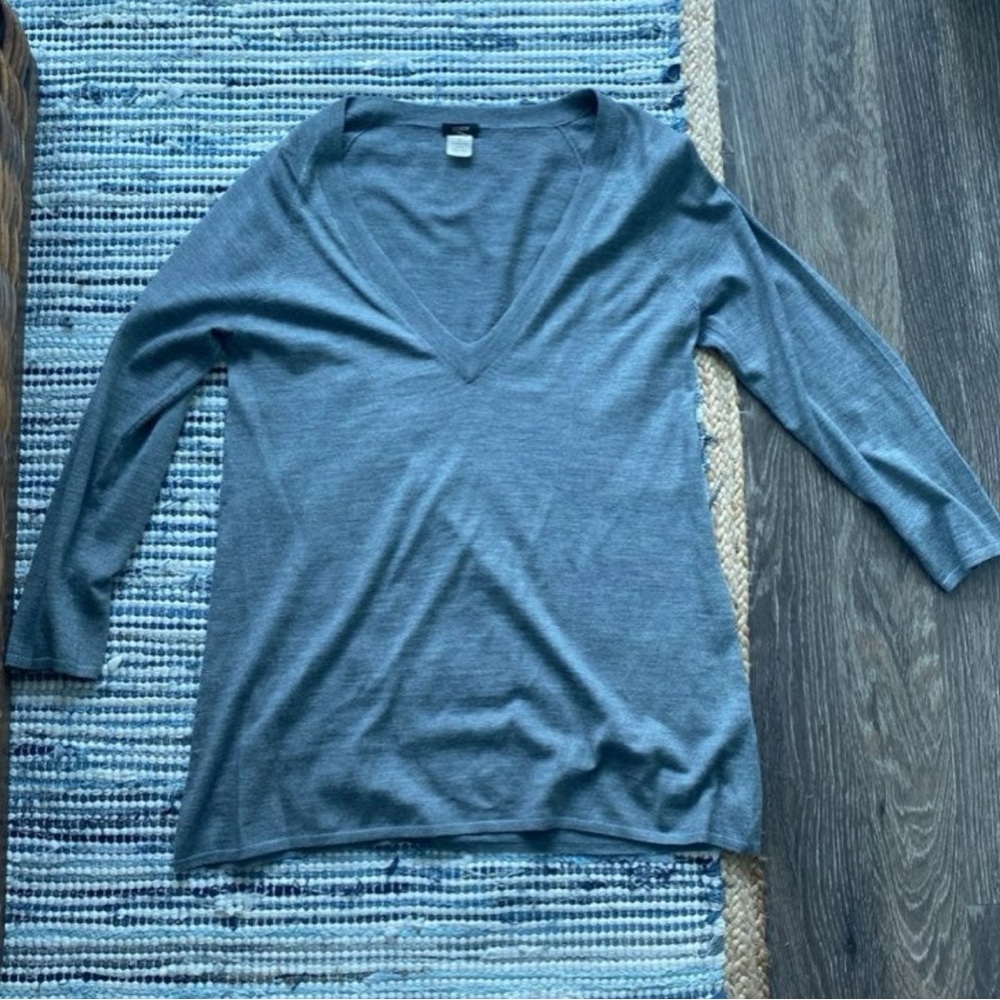J. Crew size XL sweater. Like new. Grey. Merino Wool. 3/4 length sleeves